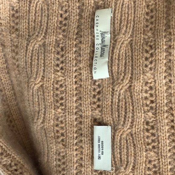 Cashmere cable knit circle sweater  size L - Picture 2 of 2